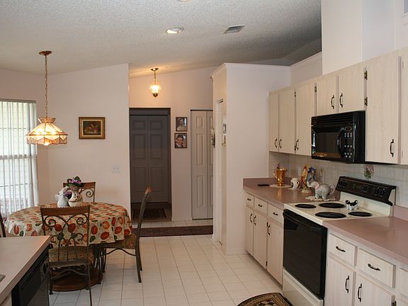 3rd image of 8485 SW 60th Cir