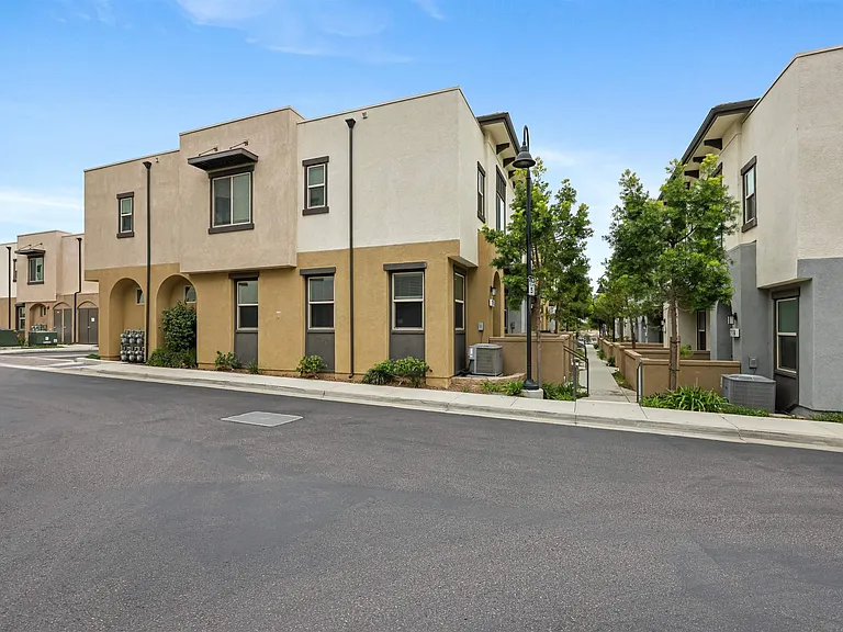 2115 Solara Ln — Photo 26