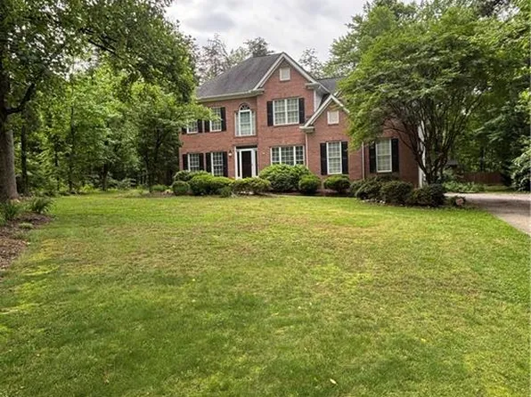 1109 Stallion Ct, Summerfield, NC 27358