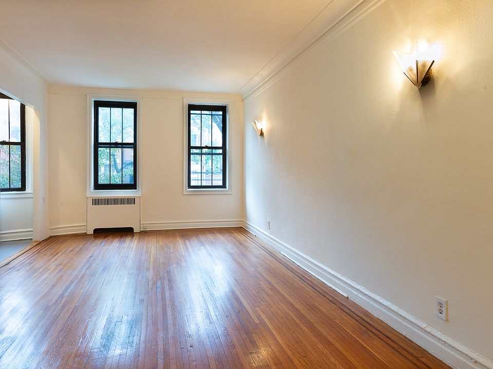 2nd image of 200 Clinton St APT 2A
