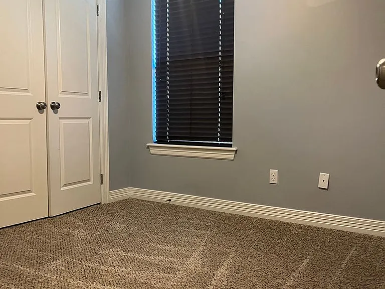419 Jordan Dr — Photo 17