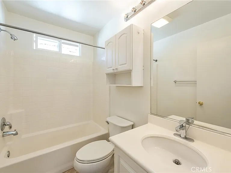218 Kensington Park — Photo 11
