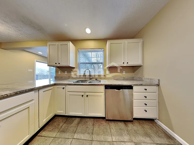 1195 Trish Ct — Photo 4