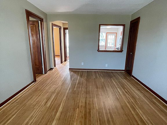 3rd image of 1054 Kenmore Ave #8
