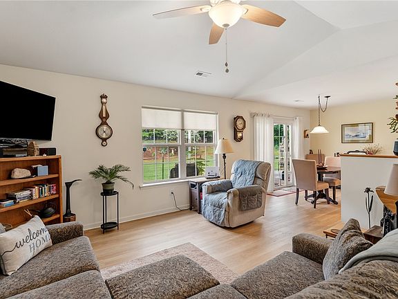 5th image of 105 Sweet Farm Rd