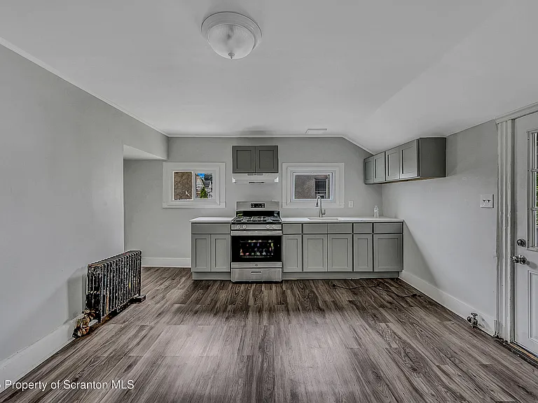 301 N Bromley Ave #1 — Photo 4