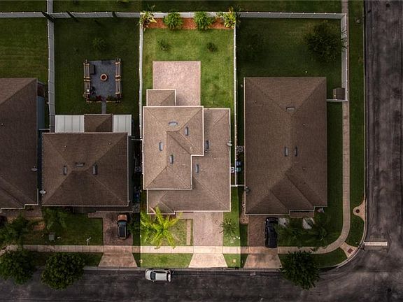 3rd image of 15306 Montesino Dr