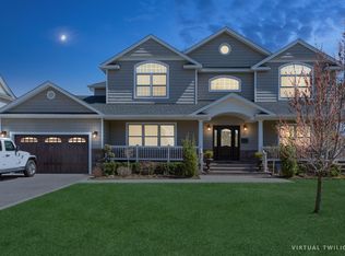 21 Davison Pl, Rockville Centre, NY 11570