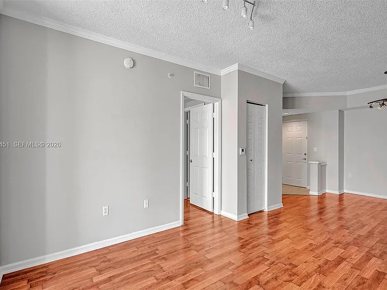 17150 N Bay Rd #2802 — Photo 6