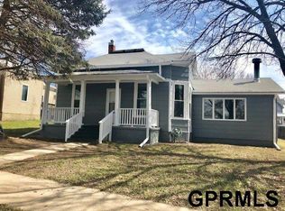 922 D St, Fairbury, NE 68352