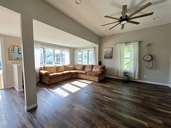 5th image of 1411 Stoughton Ave