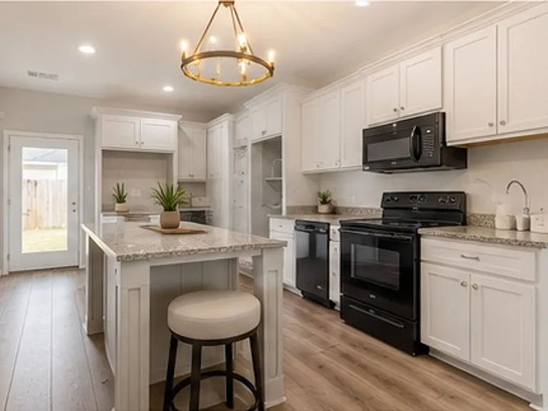 109 Tyreek Dr — Photo 12