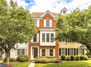 2513 Bronze Stone Pl, Herndon, VA 20171