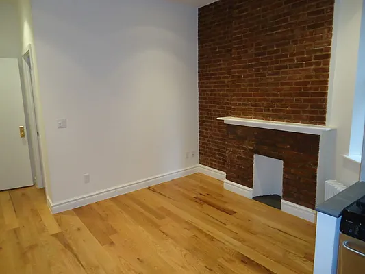 Rented by Silverstone Group USA Corp. | media 12