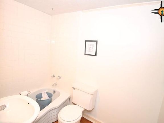 5th image of 511 Gidding St