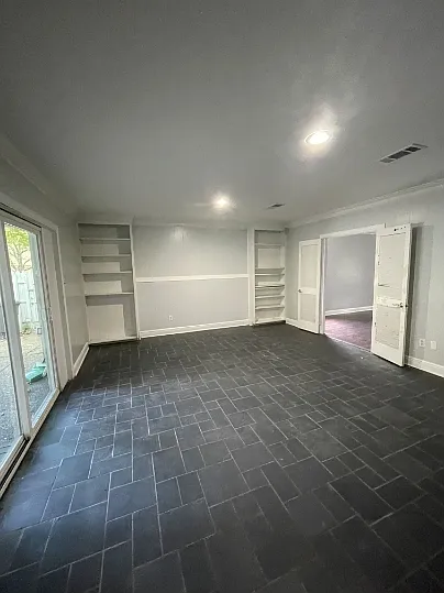 5 bed, 4.5 bath, 3600 sqft, $4,500 — Photo 2