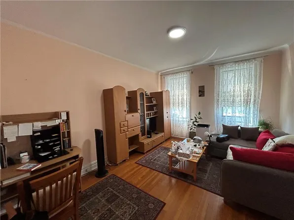 313 Brightwater Ct APT 6A, Brooklyn, NY 11235