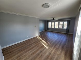 812 E Capri Dr APT 3, Palatine, IL 60074