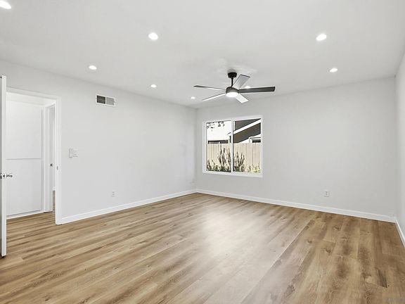 3rd image of 7843 Camino Glorita