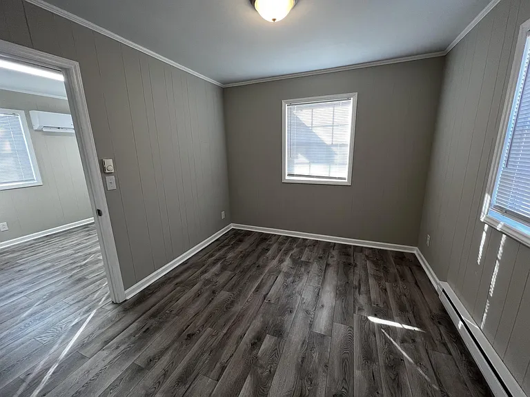208 W Chestnut St — Photo 8