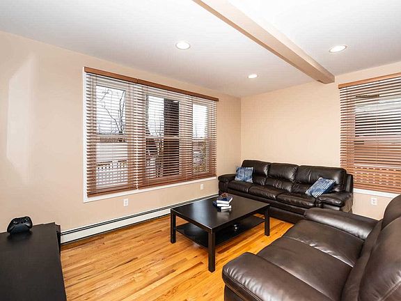 5th image of 6 Elsinore Ave