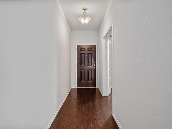 4th image of 153 Carlina Loop