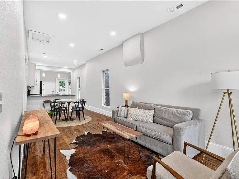 3777 N Franklin St — Photo 3