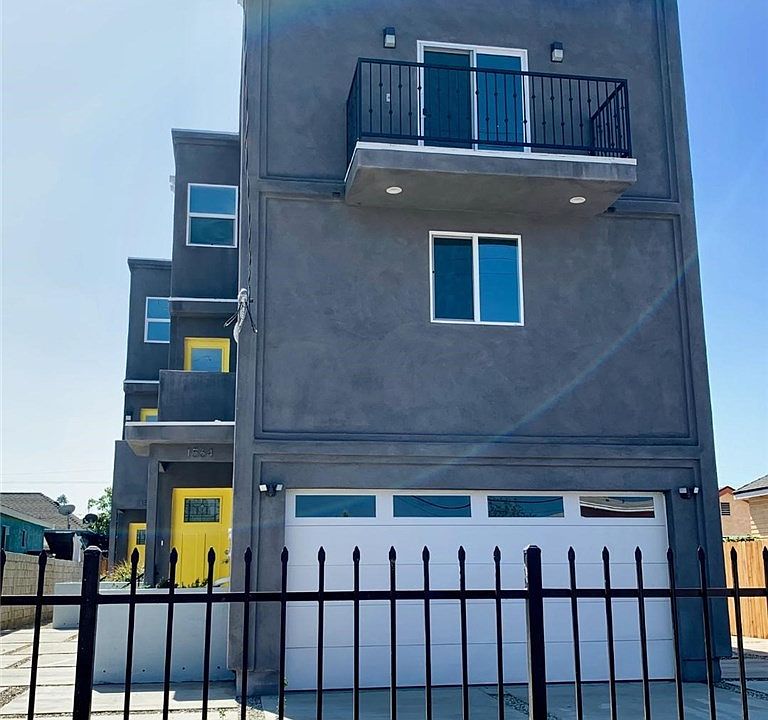 1st image of 1562 W 35th Pl