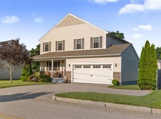40 Potowomut Rd, Warwick, RI 02818