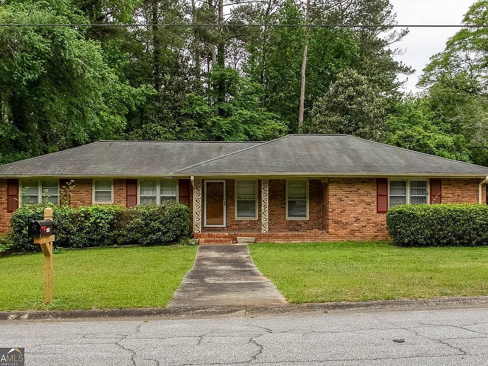 1st image of 1060 Oakdale Dr SE