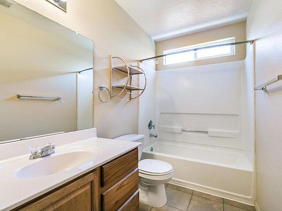 5th image of 10424 Condor Dr NW
