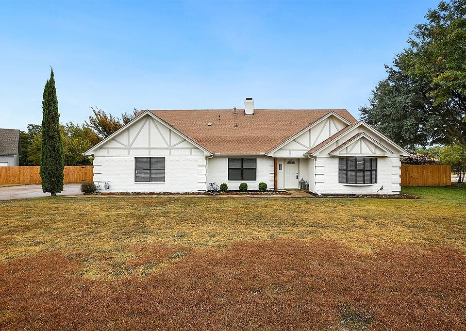 1st image of 525 Meadow Knoll Ct