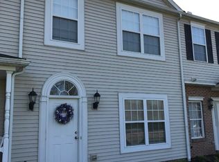 819 Emerald Lake Pkwy, Ravenna, OH 44266