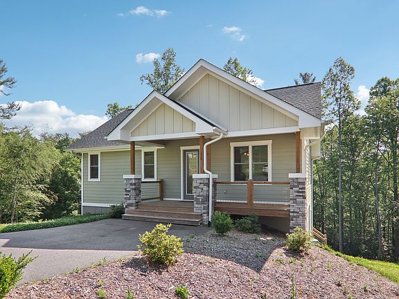 3rd image of 178 Jonathan Ln