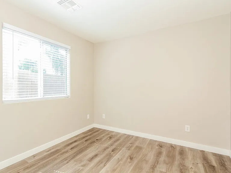 6628 W Monroe St — Photo 16
