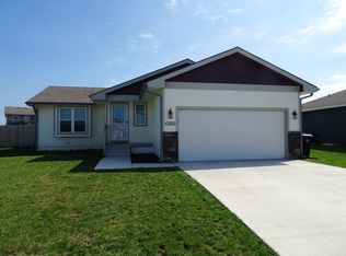 4304 SE Meadow Trl, Topeka, KS 66609