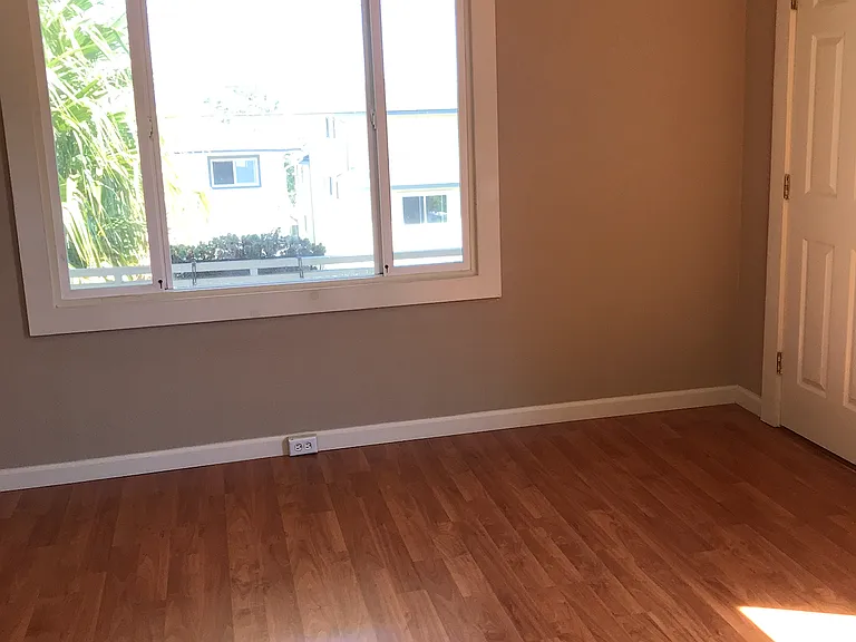 249 Hawthorne St — Photo 9