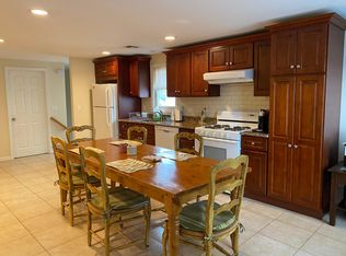 238 Grant Ave, Mineola, NY 11501