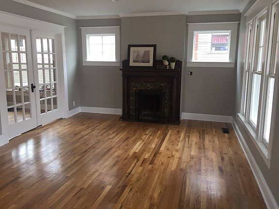 3rd image of 415 Steele St