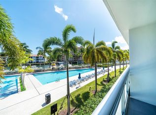 2950 NE 188th St APT 140, Aventura, FL 33180