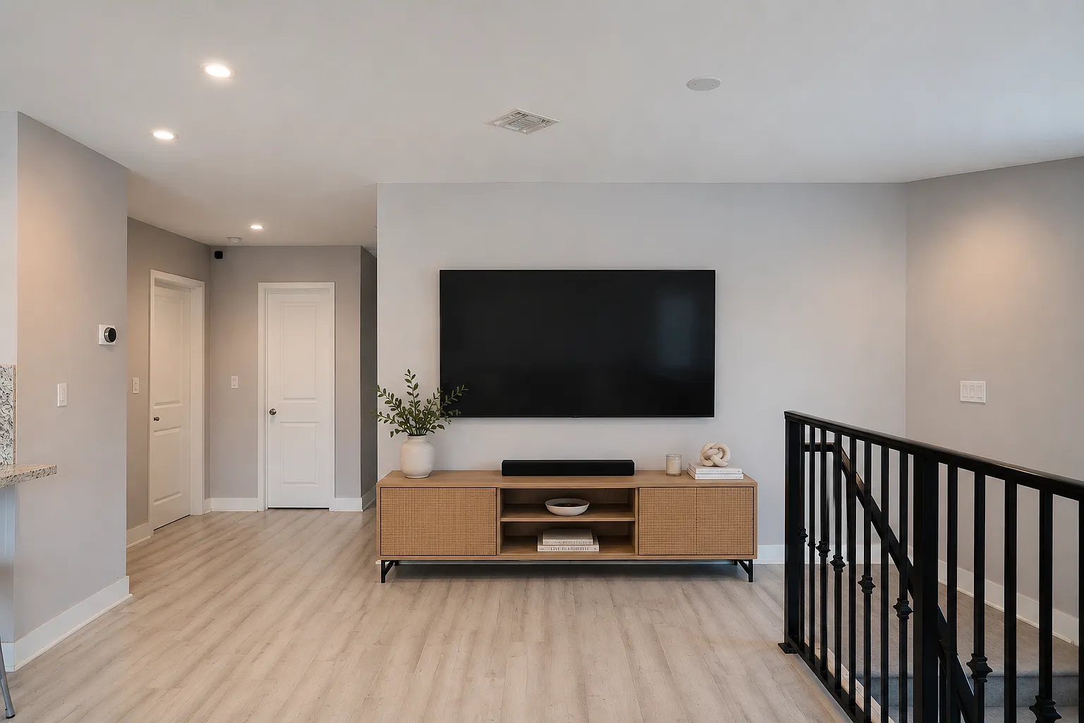 3 bed, 1500 sqft, $2,890 — Photo 3