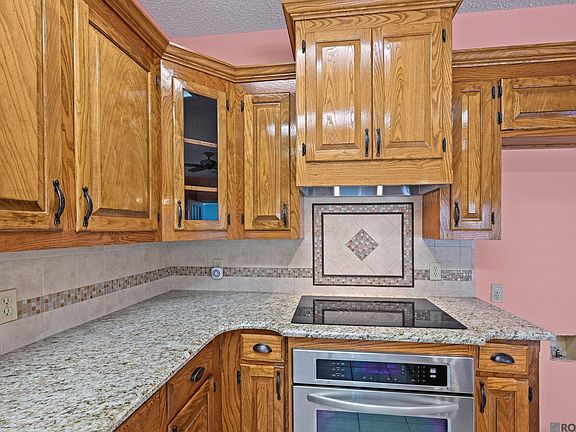 4th image of 13616 Denham Rd