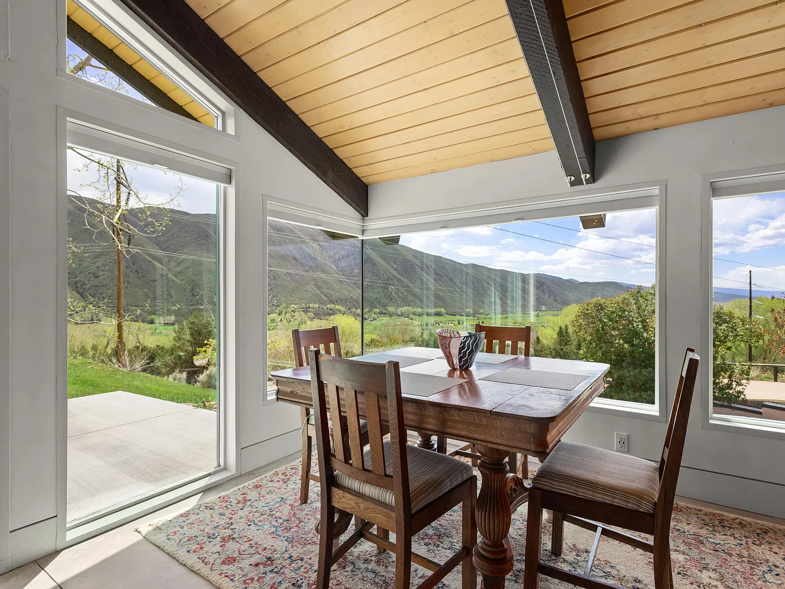 1 bed, 1.5 bath, 986 sqft, $5,500 — Photo 3