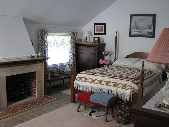 5th image of 18702 Saint Clair Ave