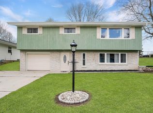 1106 Orchard Dr, Manitowoc, WI 54220