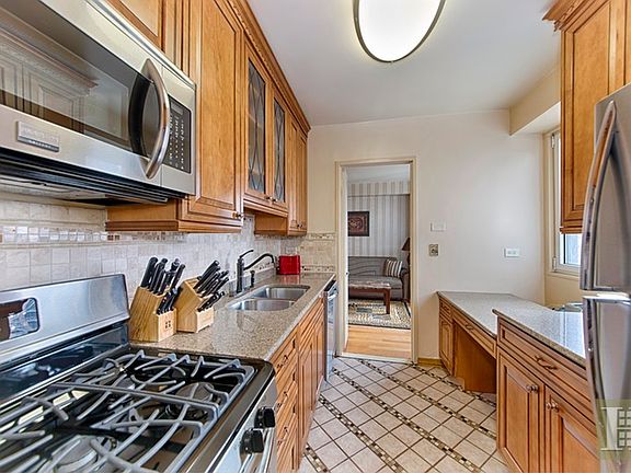 3rd image of 303 E 57th St APT 22D