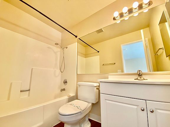 4th image of 3374 31st St APT 3
