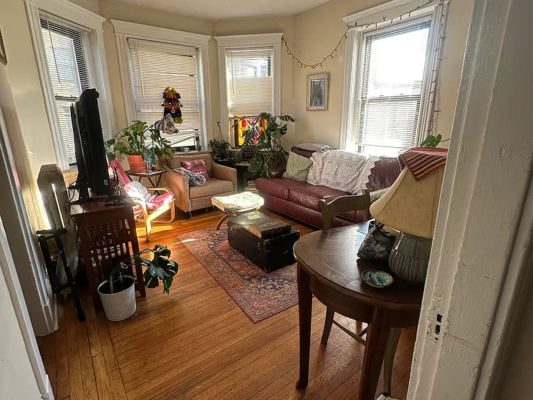 31 Saint Lukes Rd #1 — Photo 6