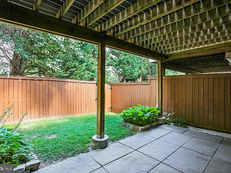 417 Winding Rose Dr — Photo 42