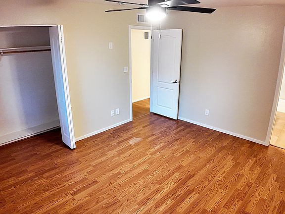 4th image of 3430 E Indianola Ave